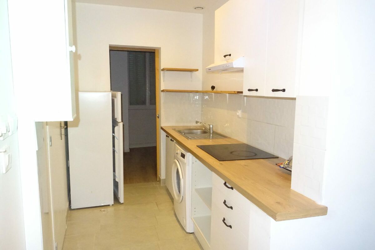 Flat Place Jean Jaurès in Tournon-sur-Rhône