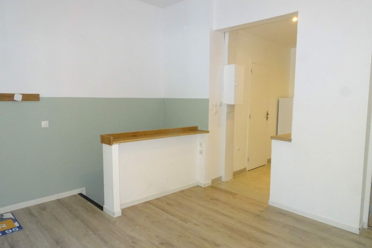 Flat Place Jean Jaurès in Tournon-sur-Rhône