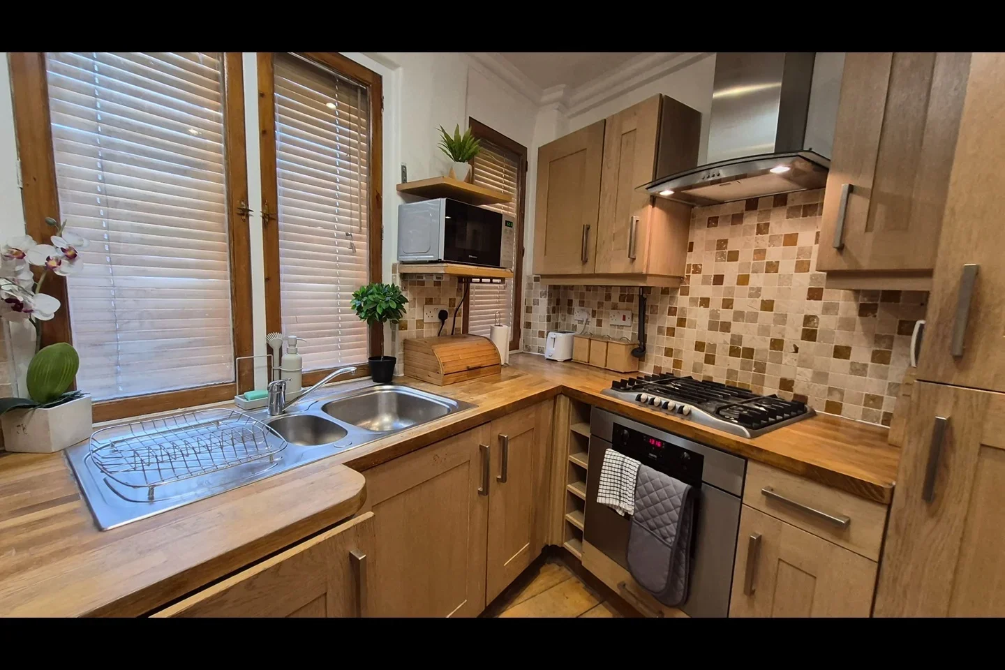 Room Warwick House Street in City of Westminster
