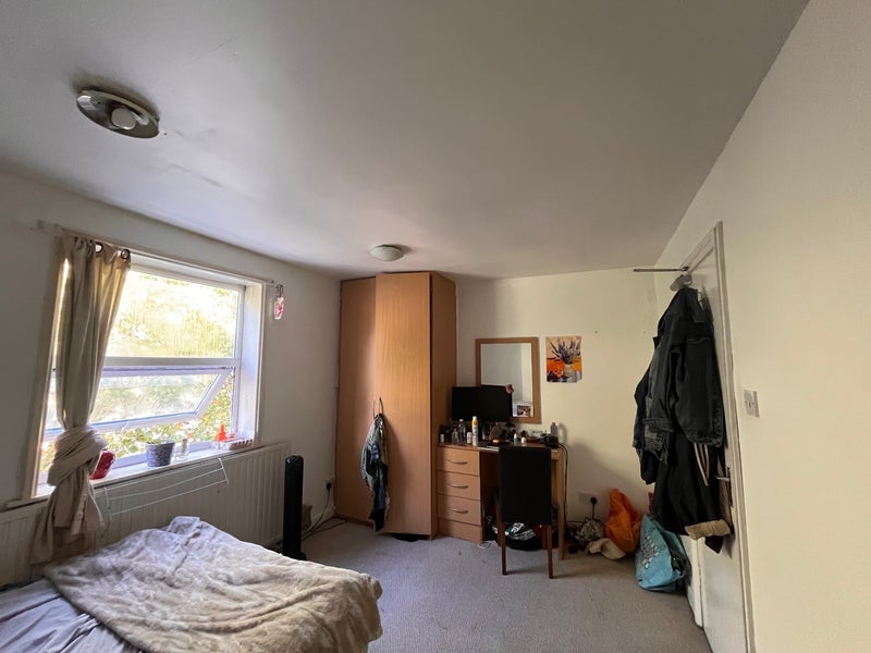 Room Kingsland Road in Greater London
