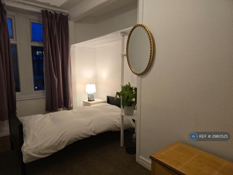 Room Back Unity Grove in Harrogate