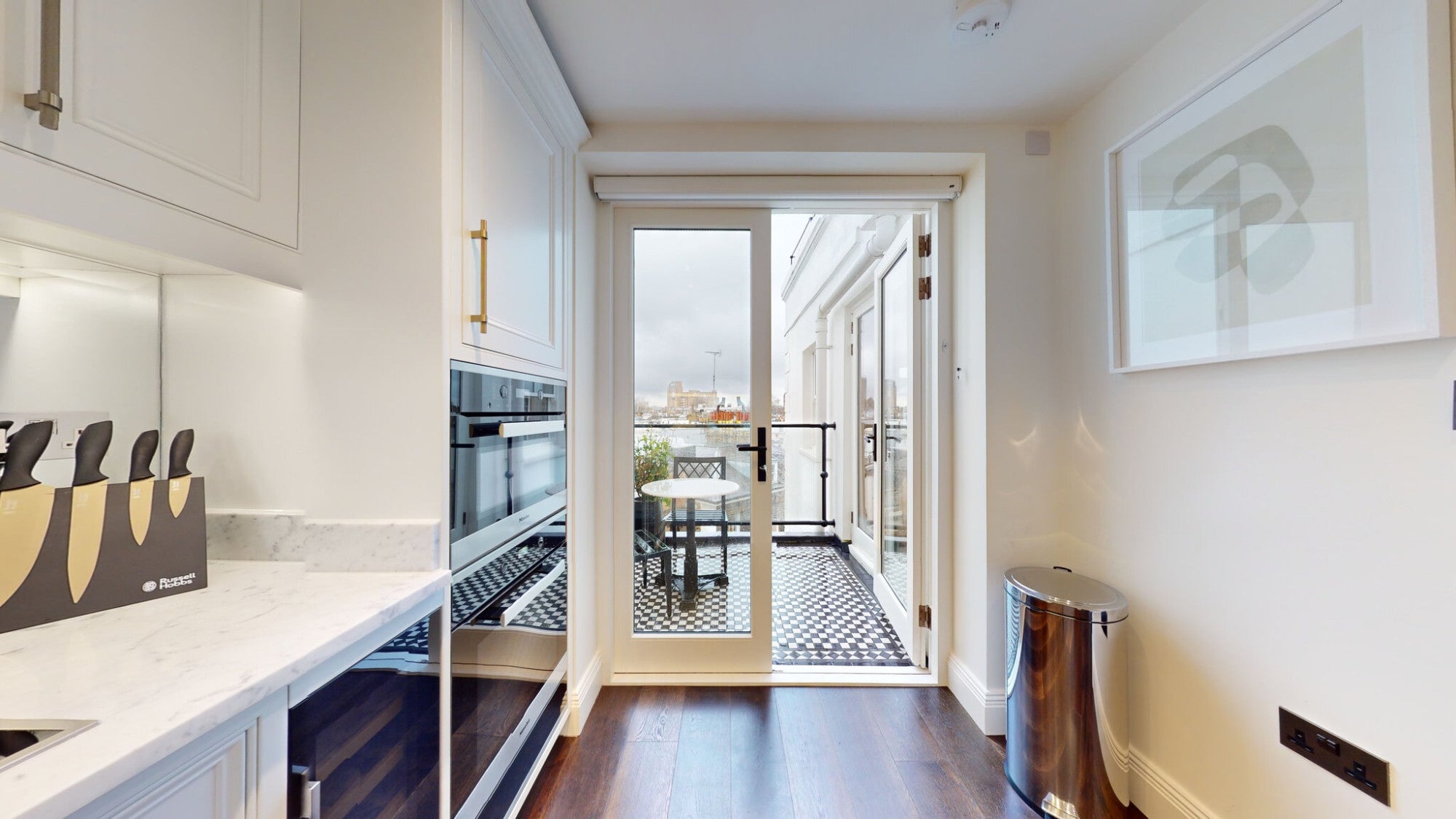 Flat Prince of Wales Terrace in Greater London