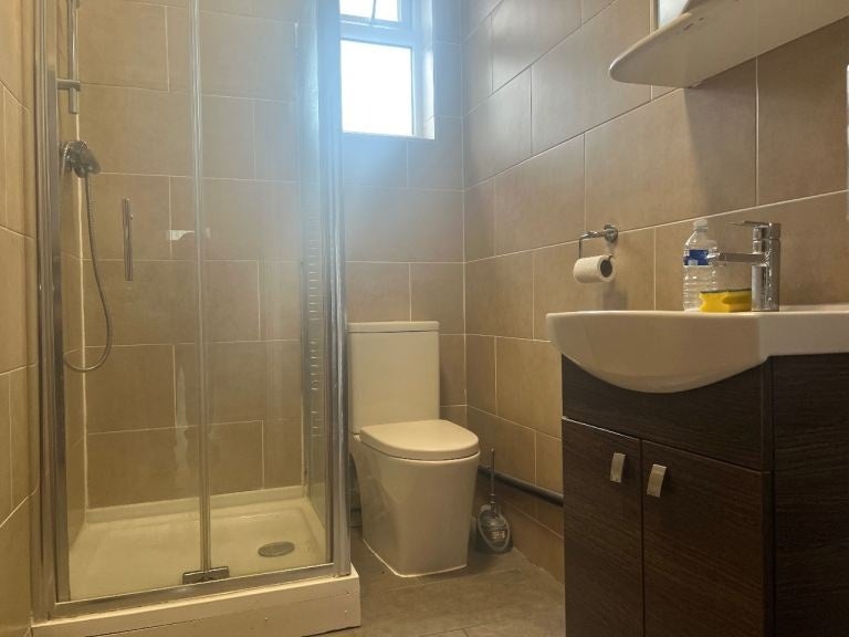 Flat Greenford Road in Greater London
