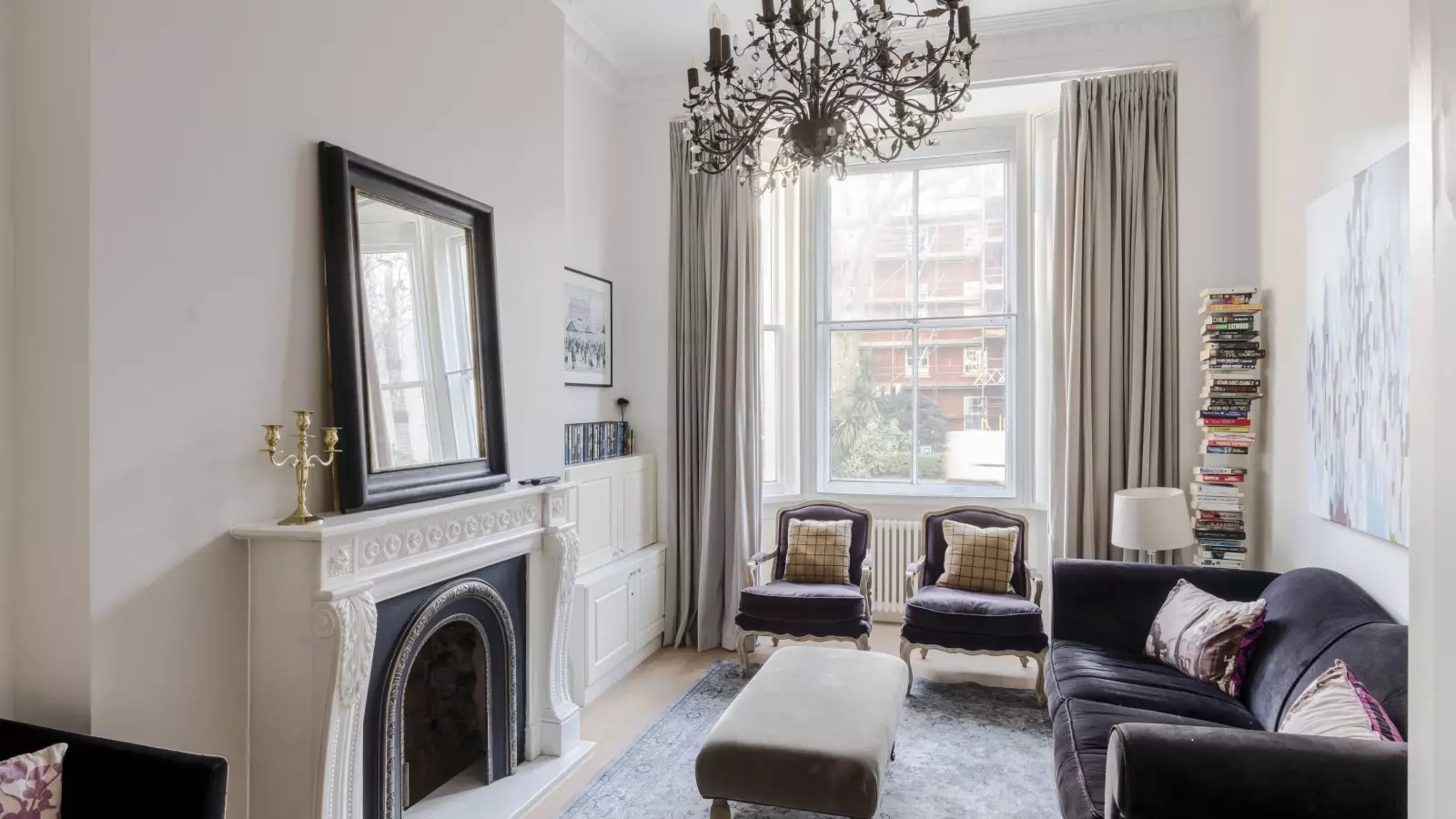 Flat Grosvenor Road in City of Westminster