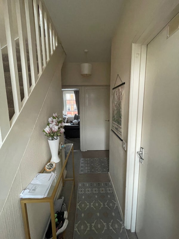 Room Vicarage Crescent in Greater London