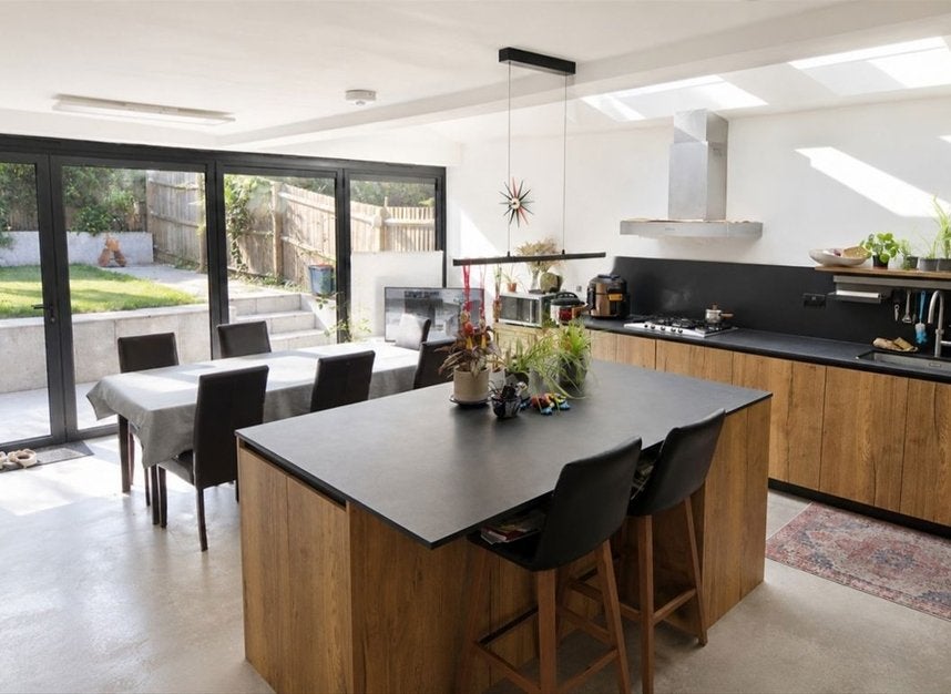 House Henslowe Road in Greater London
