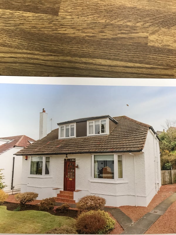 House Poplar Avenue in Newton Mearns