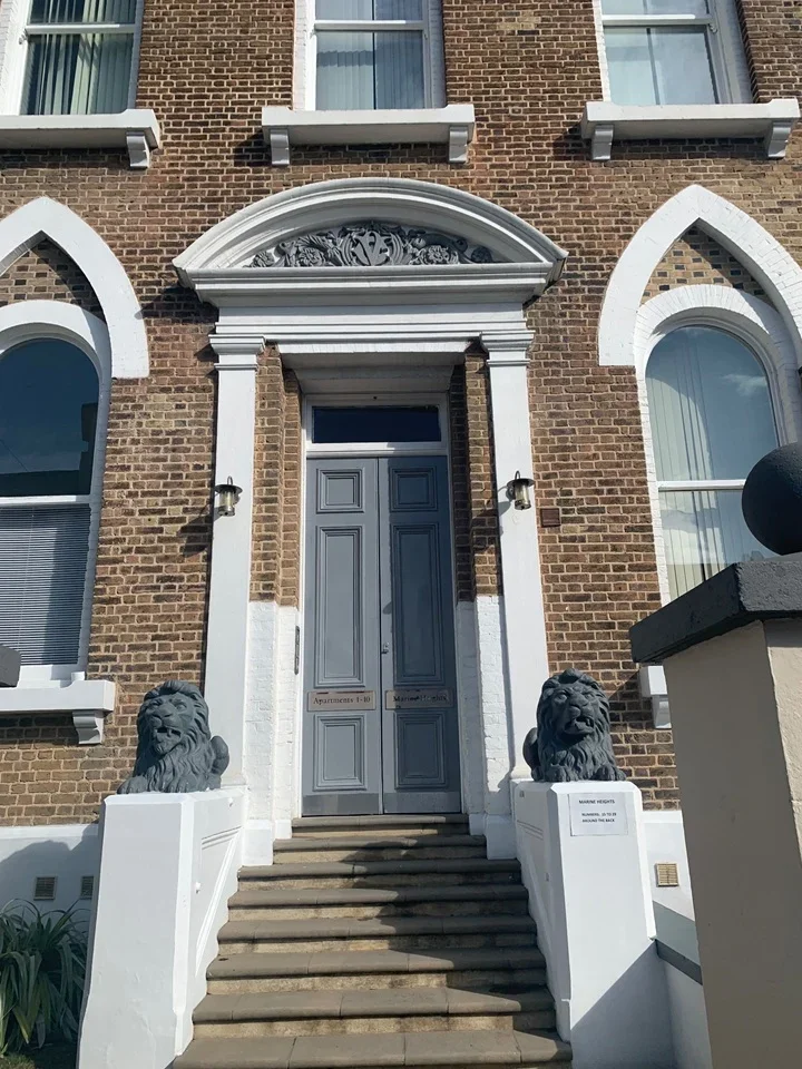 Flat Broadway in Borough of Swale