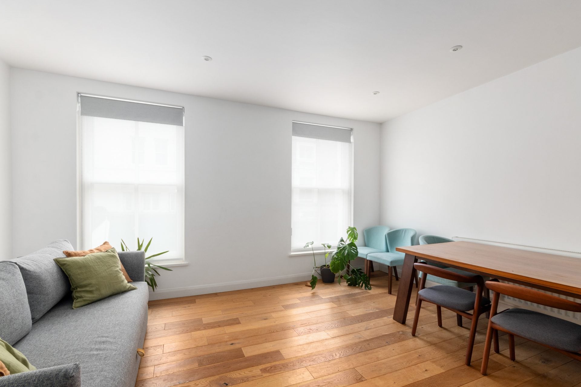 Flat Portobello Road in Greater London