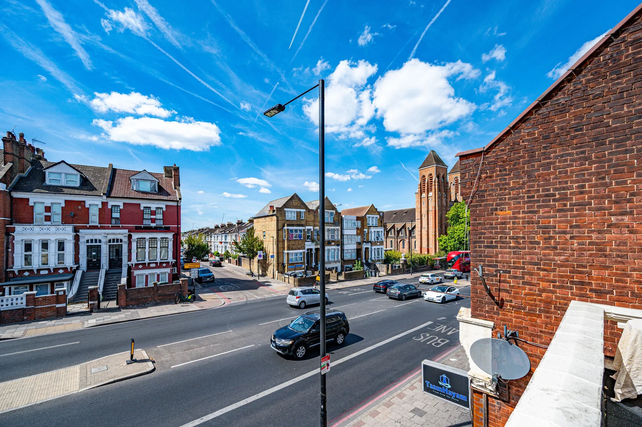 Flat Craven Park Road in Greater London
