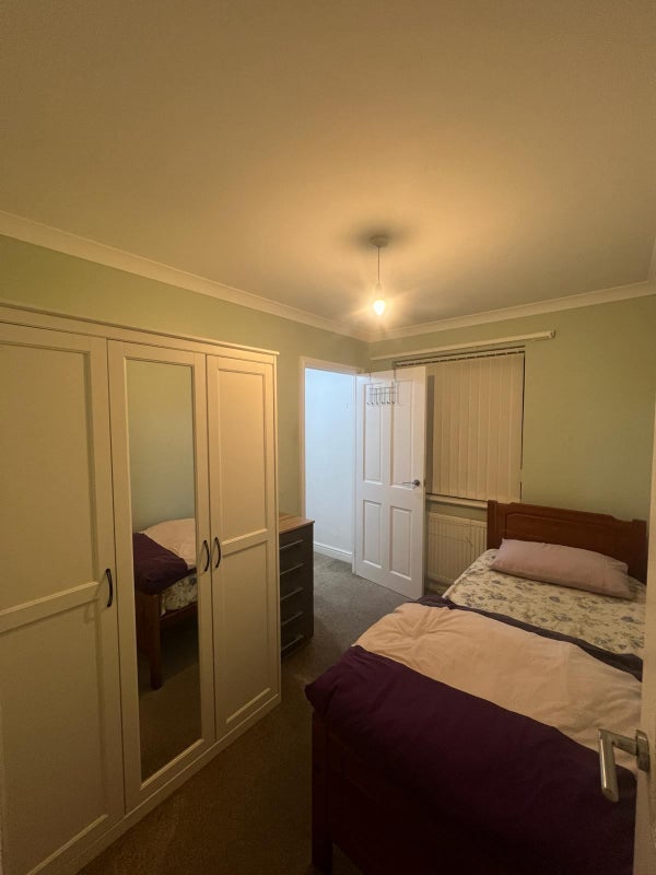Room Winstone Close in Redditch