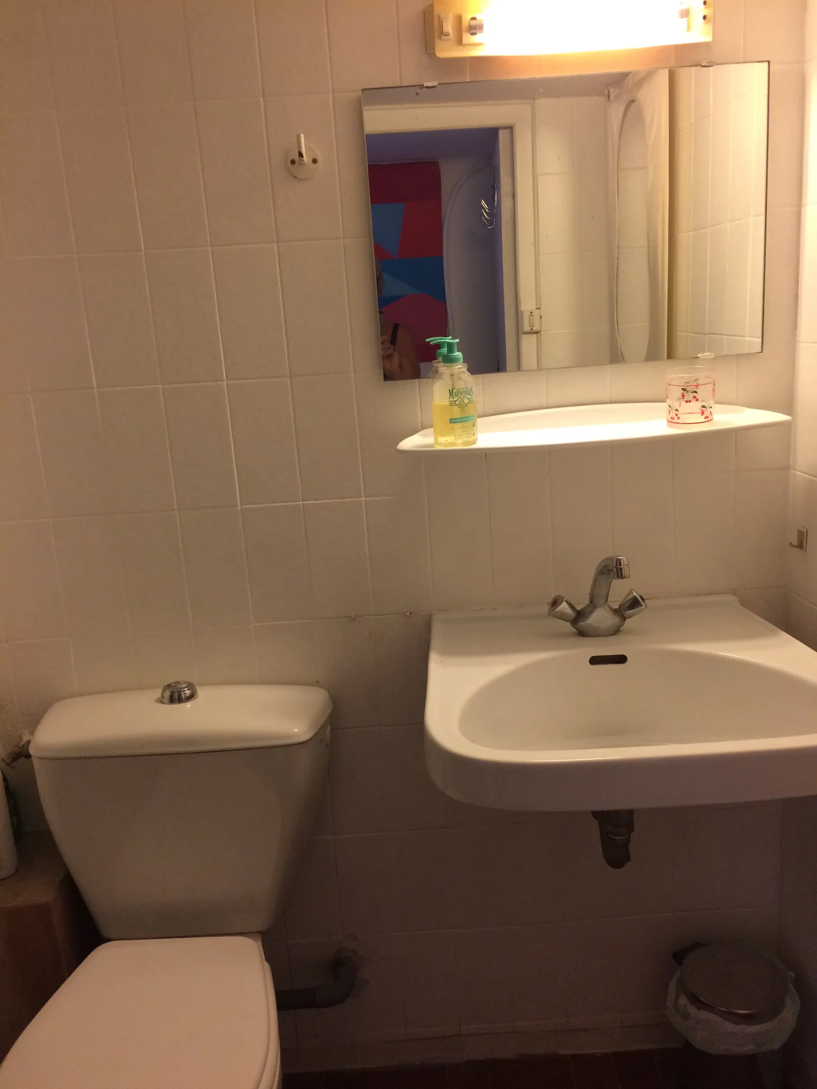 Room Rue Robert Desnos in Antibes