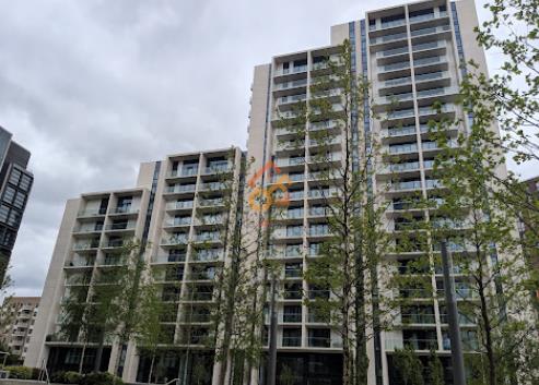 Flat Elvin Gardens in London
