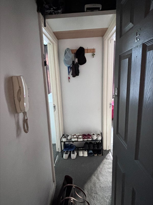 Flat Melfort Road in Greater London