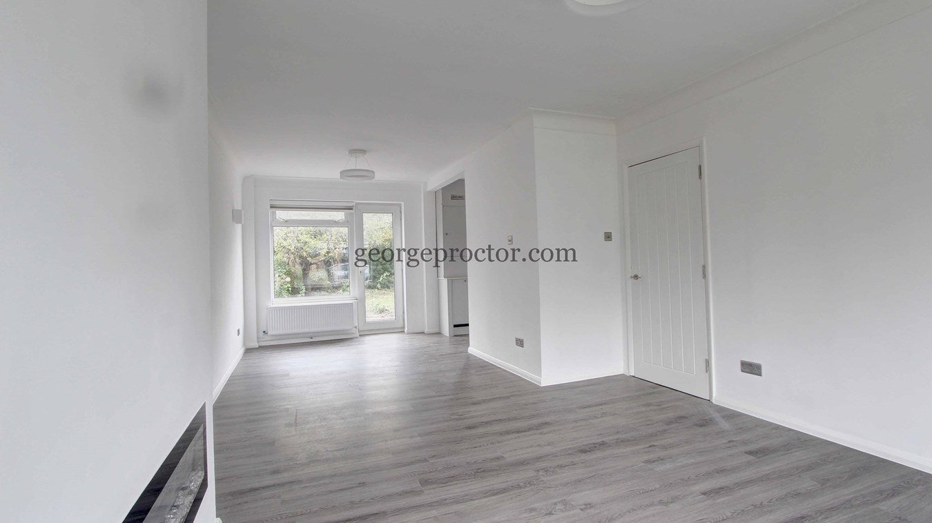 House Waverley Close in Greater London