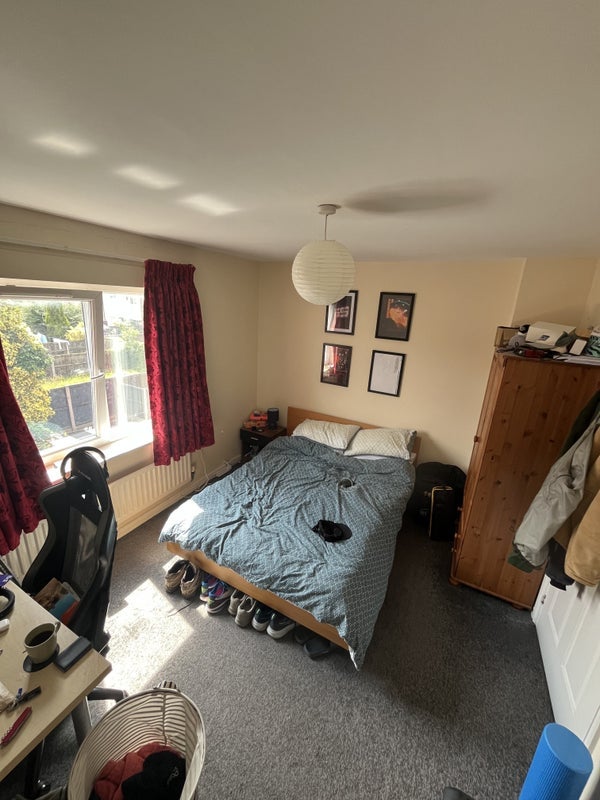 Room Lauderdale Crescent in Manchester