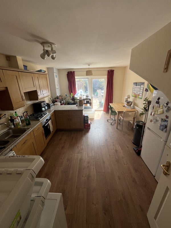 Room Lauderdale Crescent in Manchester