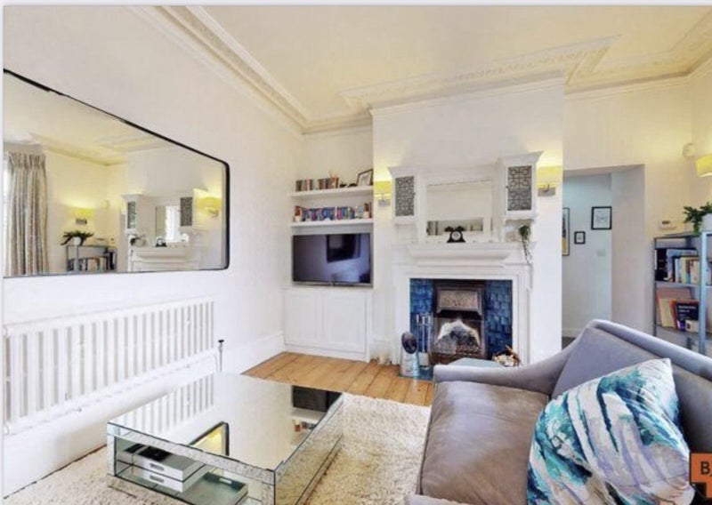Room Park Lane in Greater London