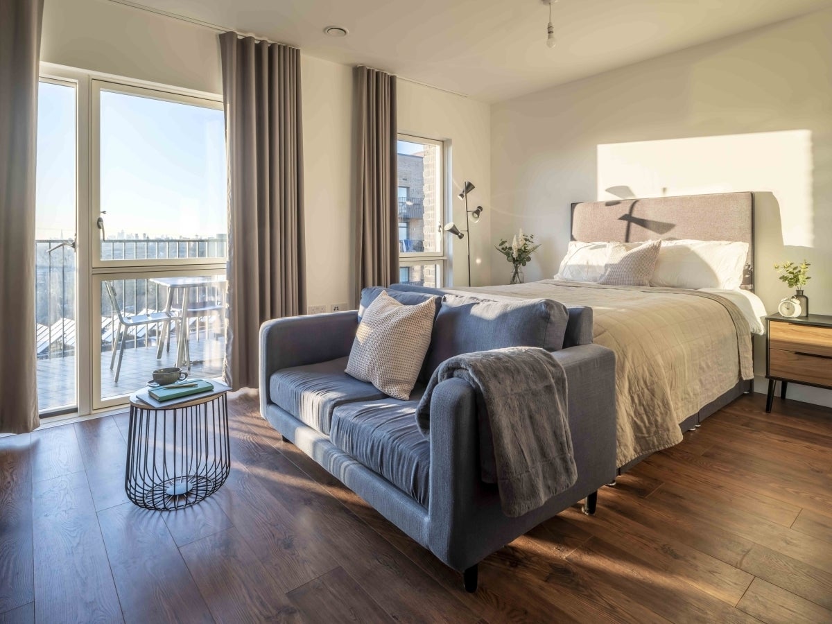 Flat Barking Wharf Square in Greater London