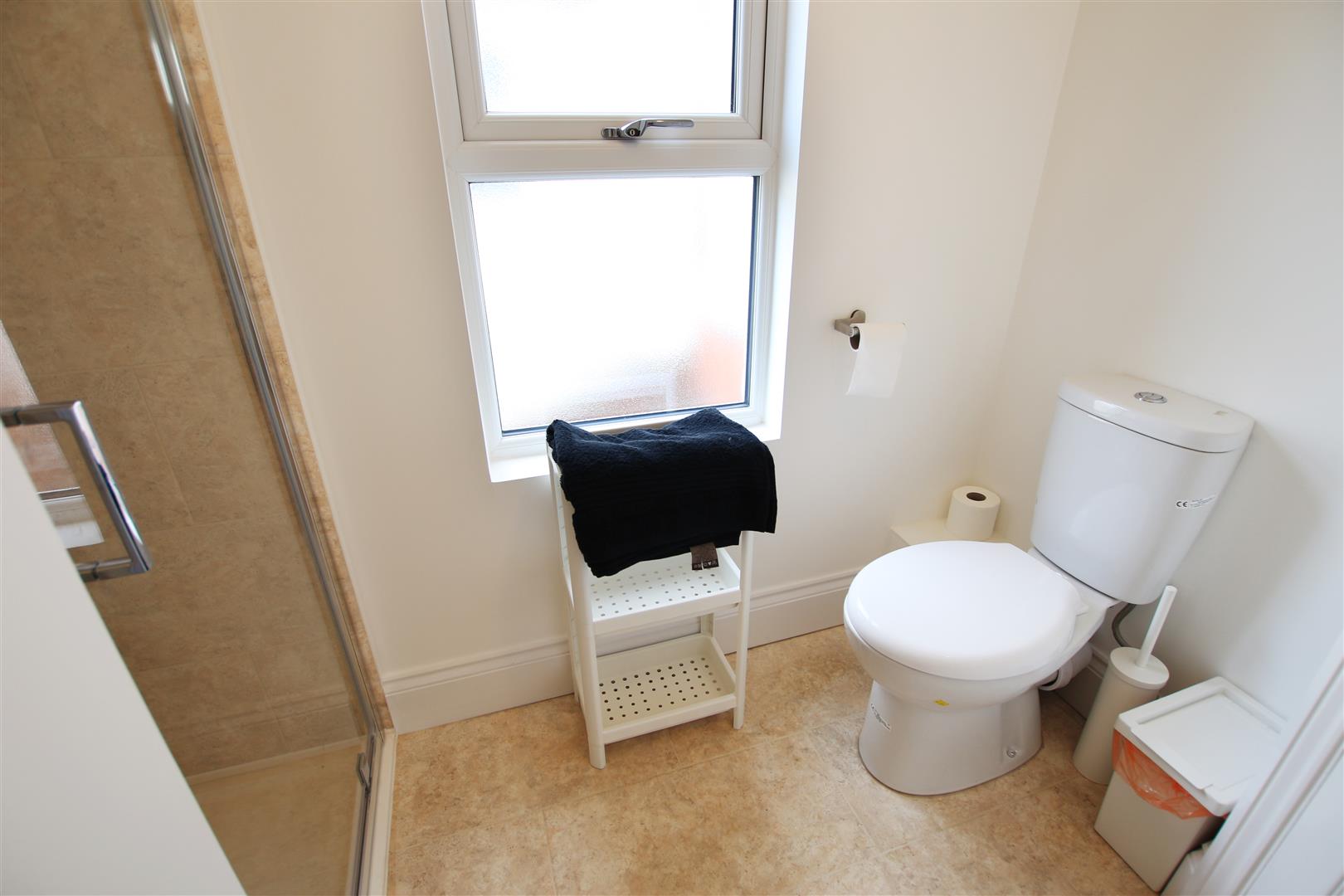 Room Lutterworth Road in Northampton