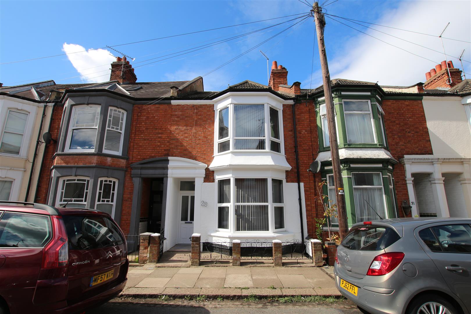 Room Lutterworth Road in Northampton