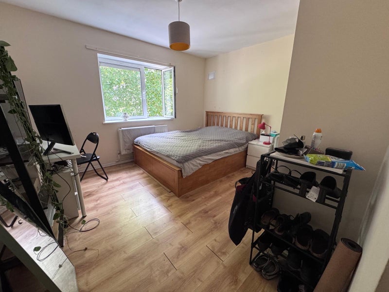 Room Queensbridge Road in Greater London