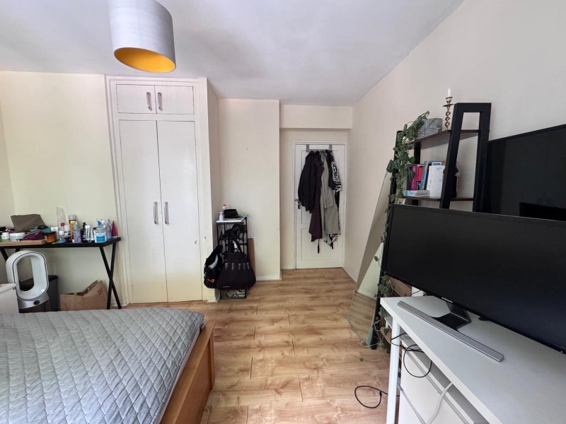 Room Queensbridge Road in Greater London