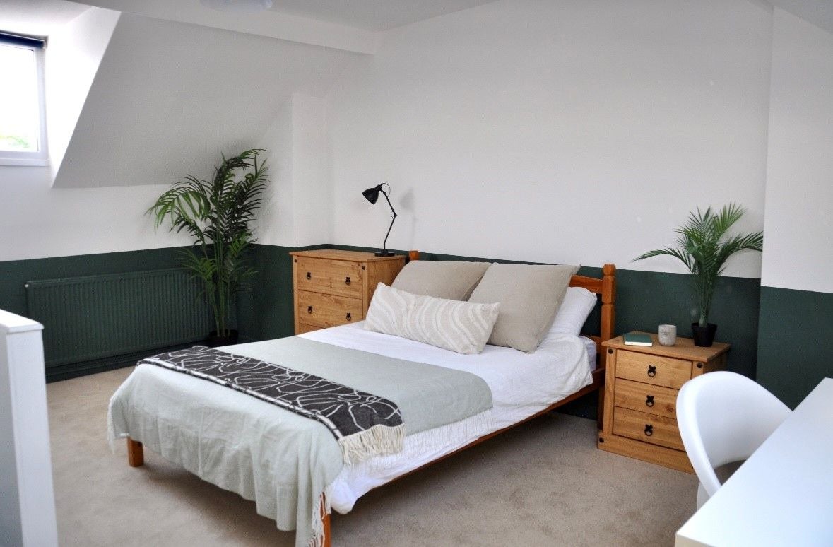 Room Stalker Lees Road in Sheffield