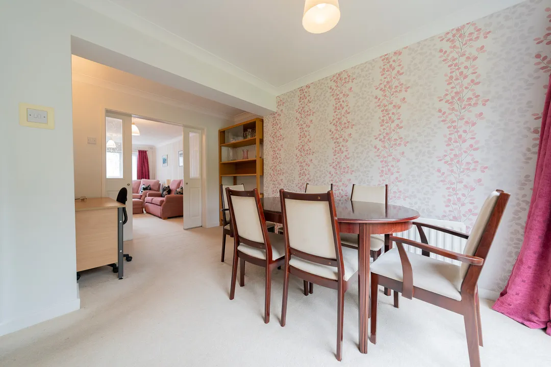 House Cardinal Close in Hinckley and Bosworth