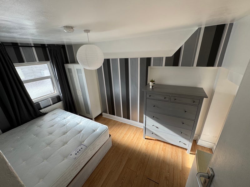 Room York Way in Greater London