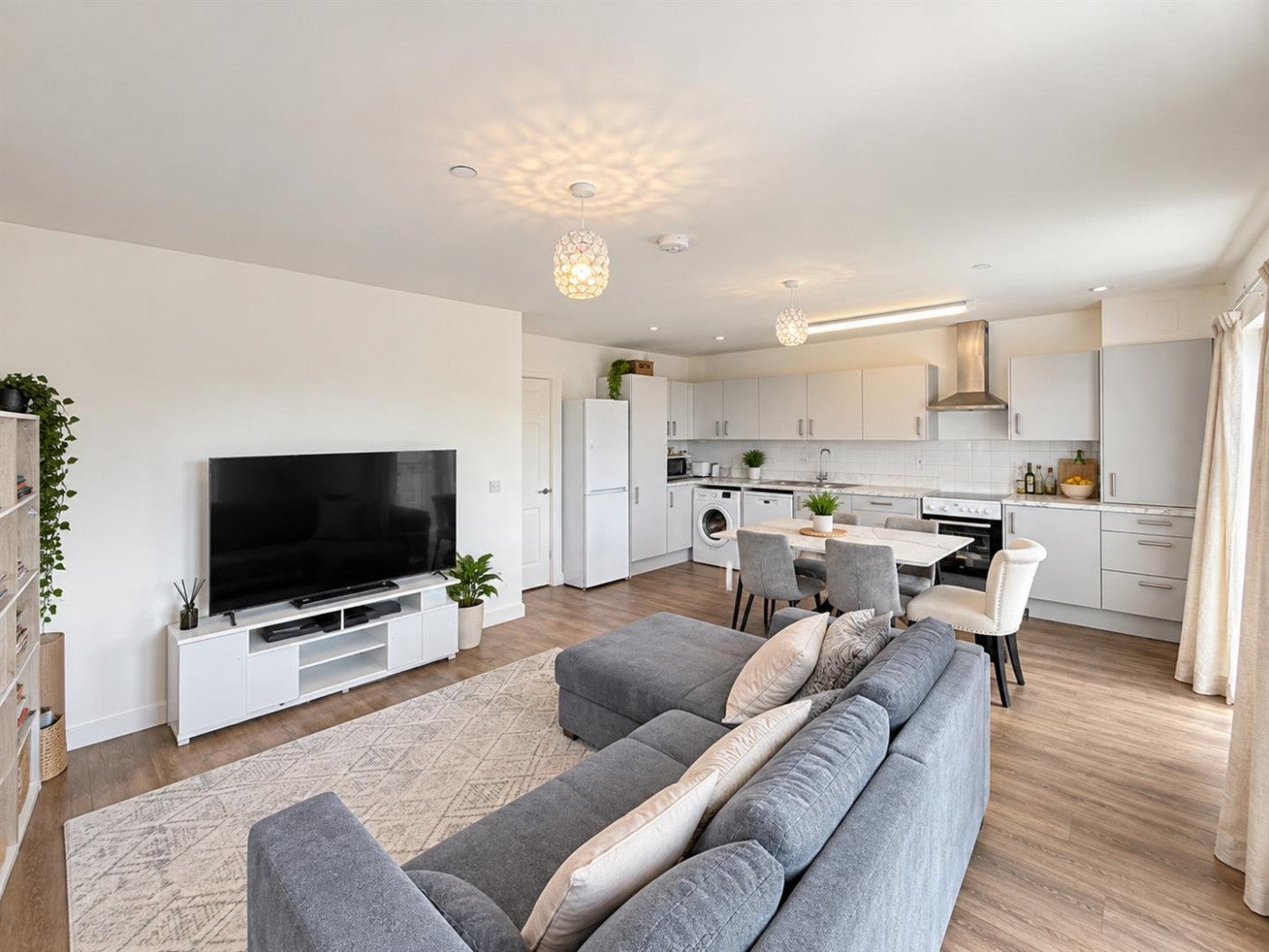 Flat Hatton Road in Greater London