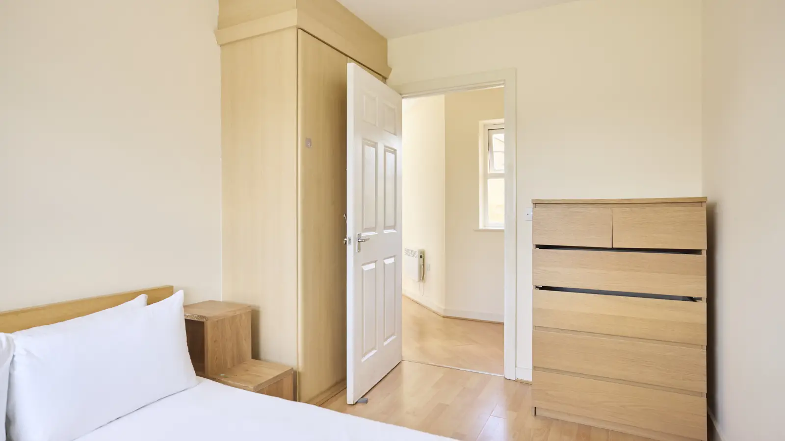 Flat Halford Close in Greater London