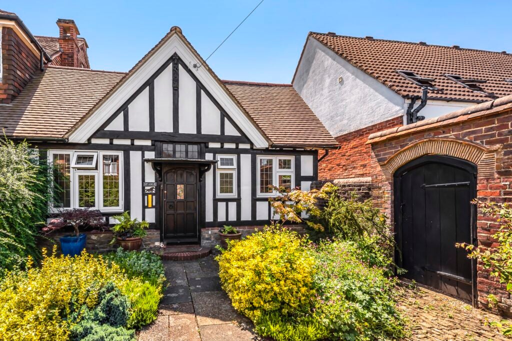 House Lower Manor Road in Waverley