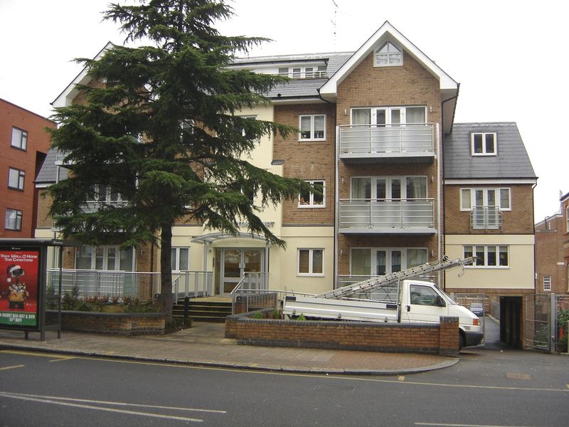 Flat Station Road in Greater London