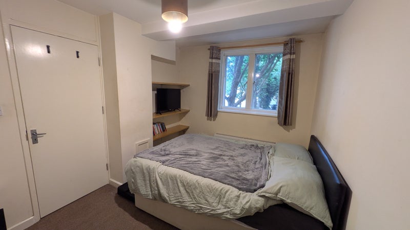 Room Roseberry Street in Greater London