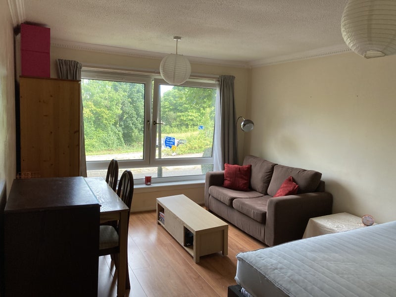 Room Buccleuch Street in Glasgow
