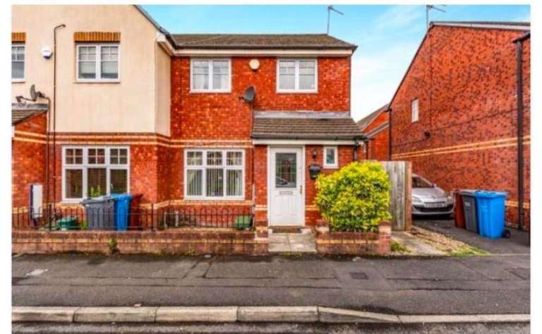 House Croasdale Avenue in Manchester