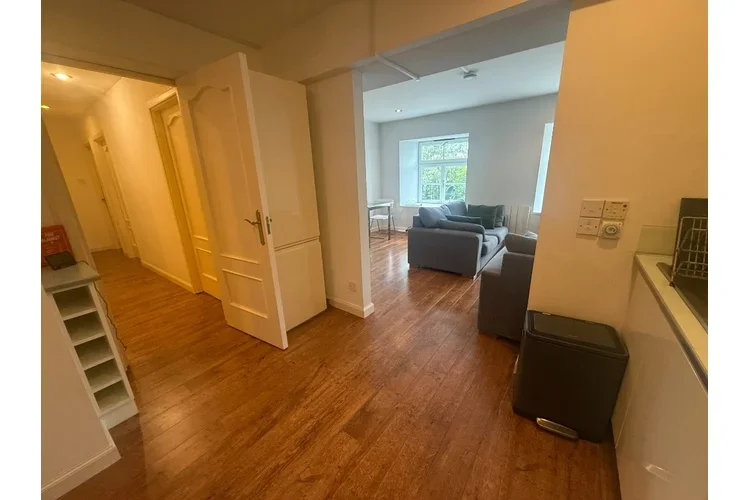 Flat Commercial Quay in City of Edinburgh