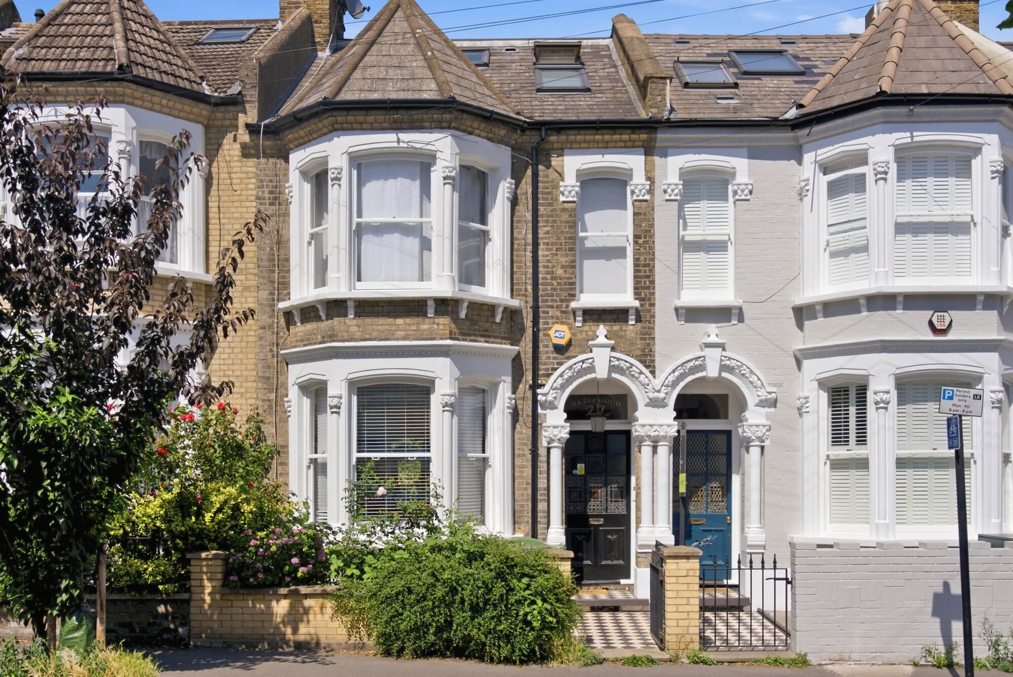 House Narbonne Avenue in Greater London
