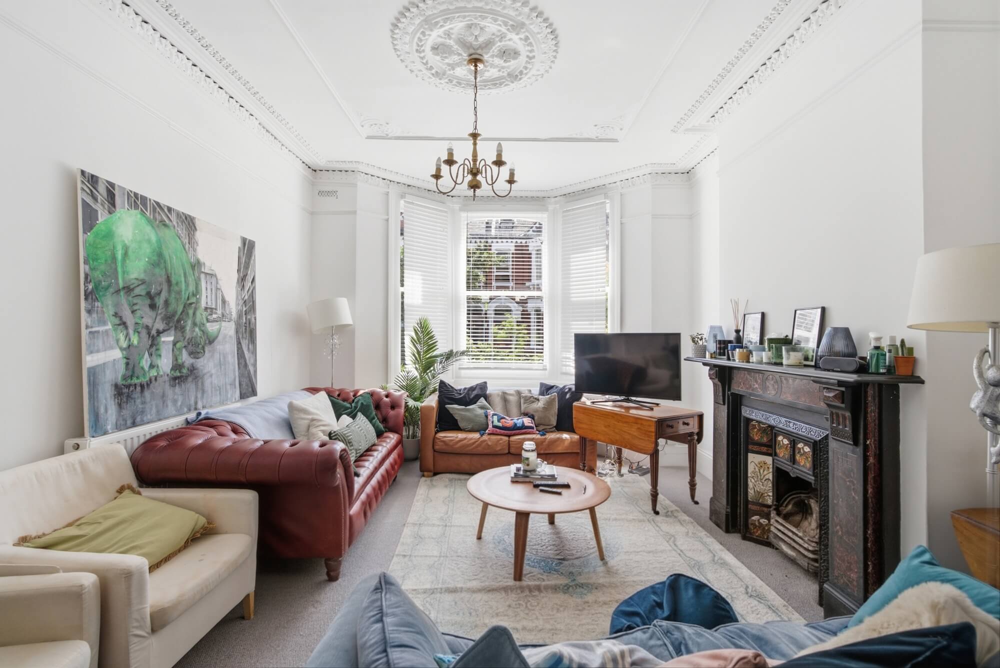 House Narbonne Avenue in Greater London