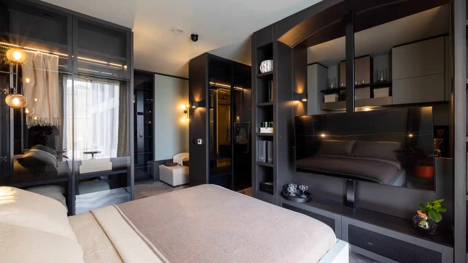 Flat Haydon Way in Greater London
