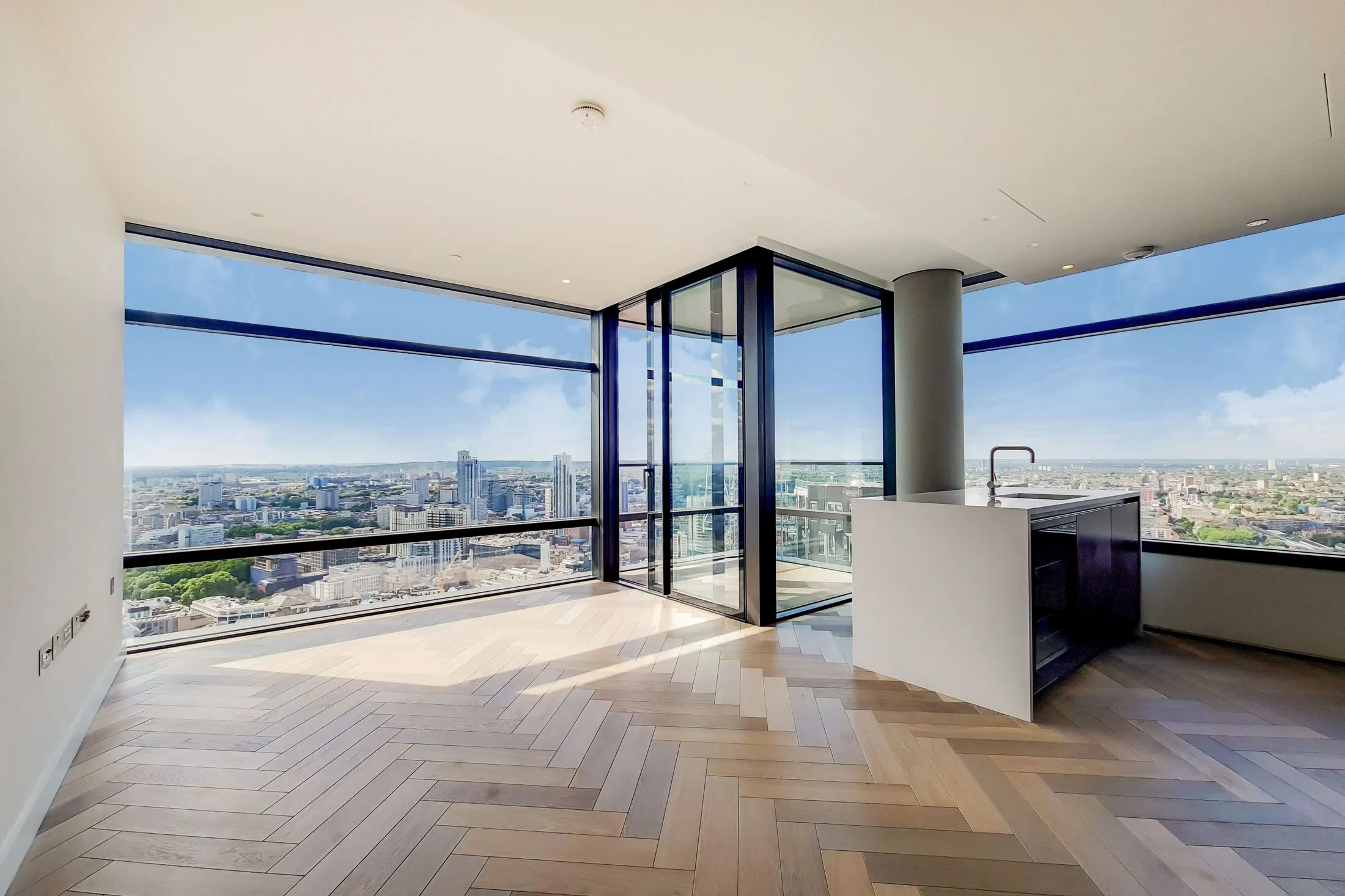 Flat Appold Street in Greater London