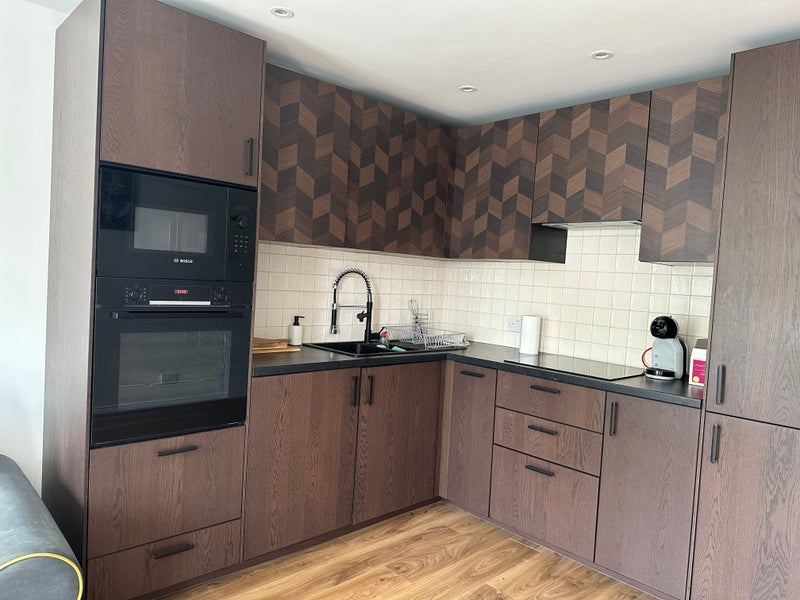 Room Viscount Drive in Greater London