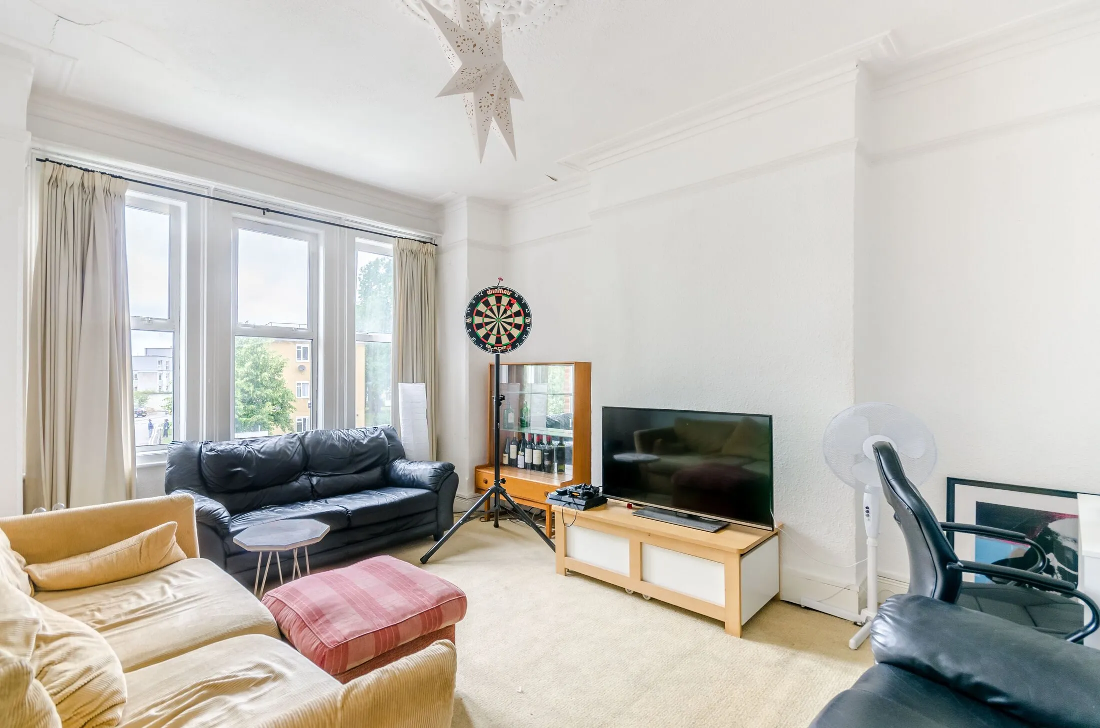 Flat Weir Road in Greater London
