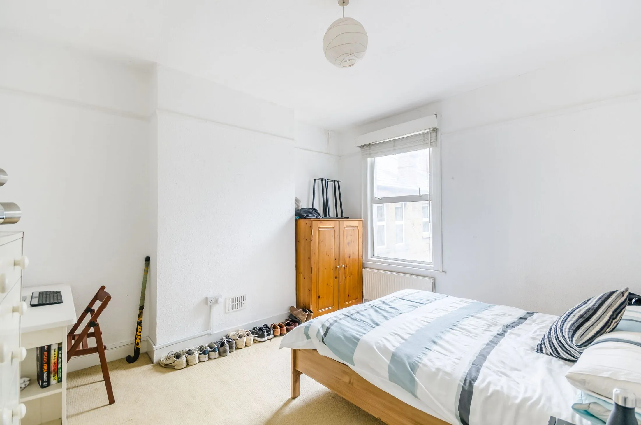 Flat Weir Road in Greater London