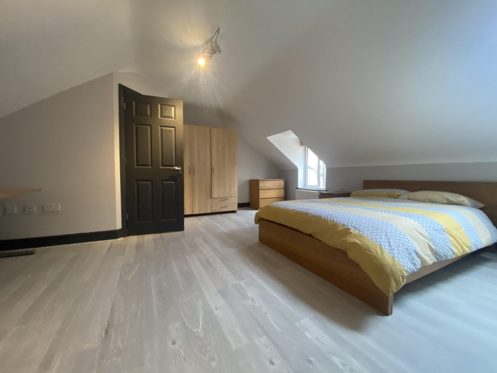 Room Estuary Reach in Gillingham