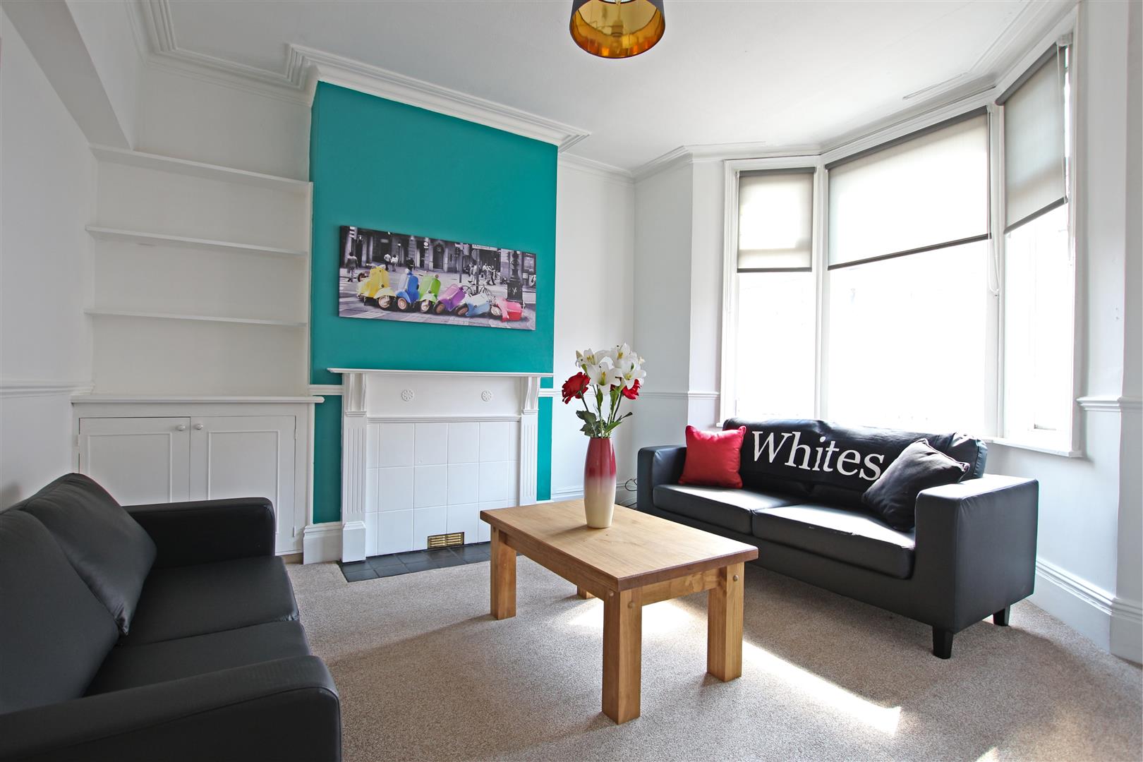 Room Lutterworth Road in Northampton