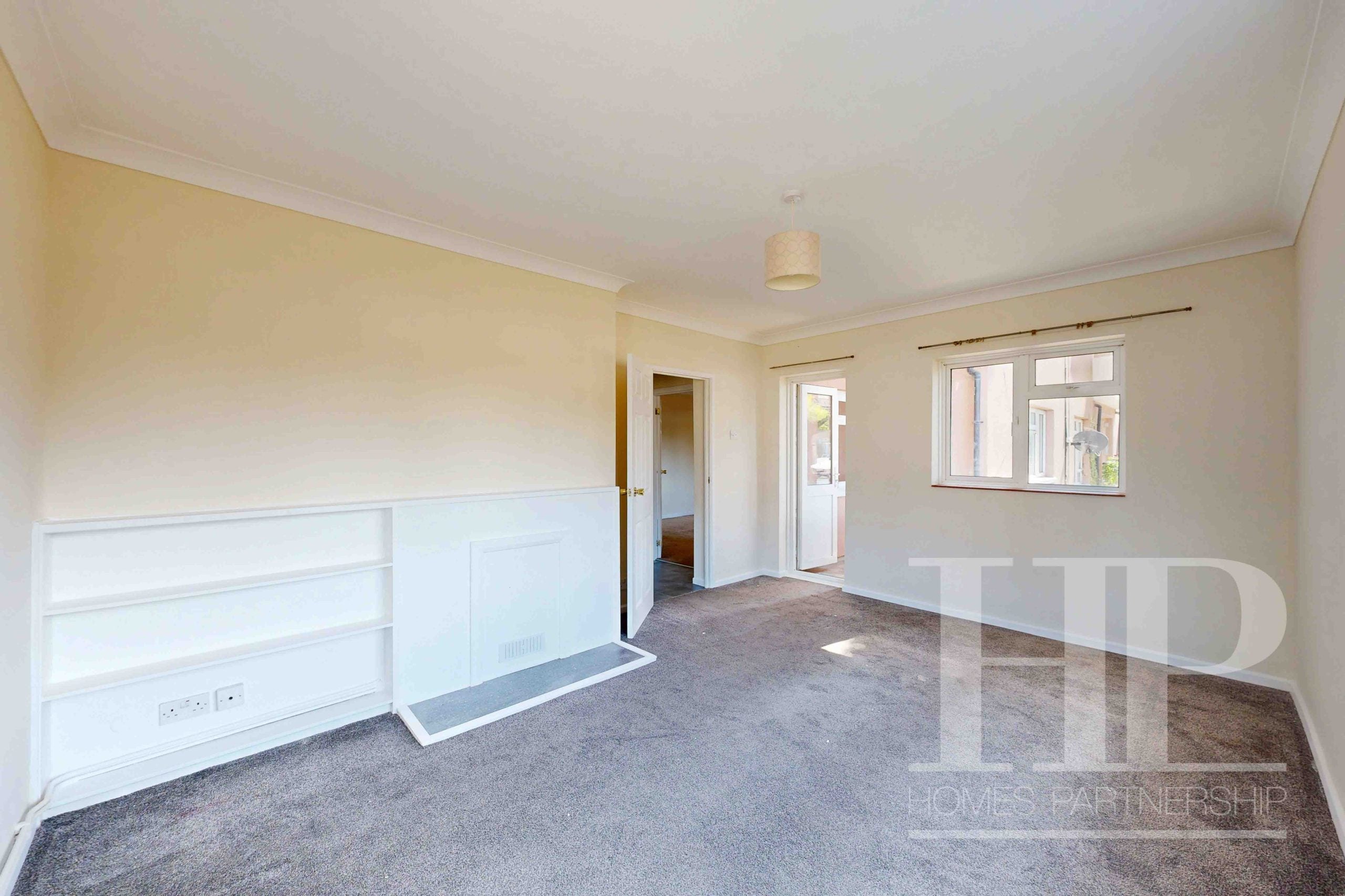 Flat Sunnymead in Crawley