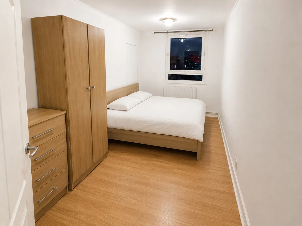 Flat Westferry Road in Greater London
