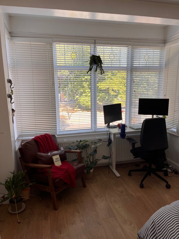 Room Biddestone Road in Greater London